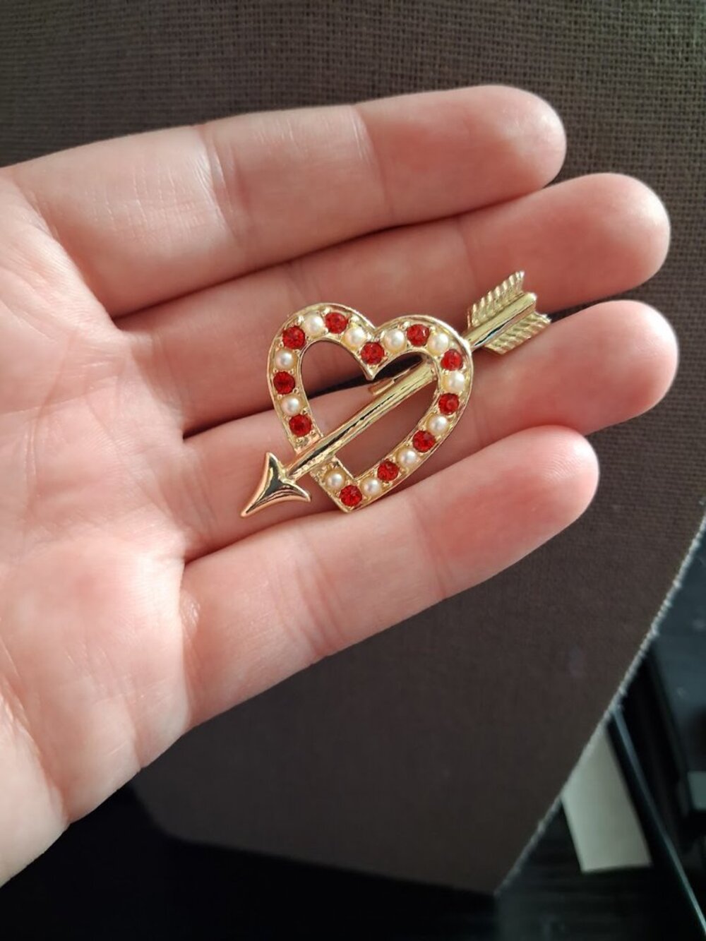 Arrowed Heart brooch